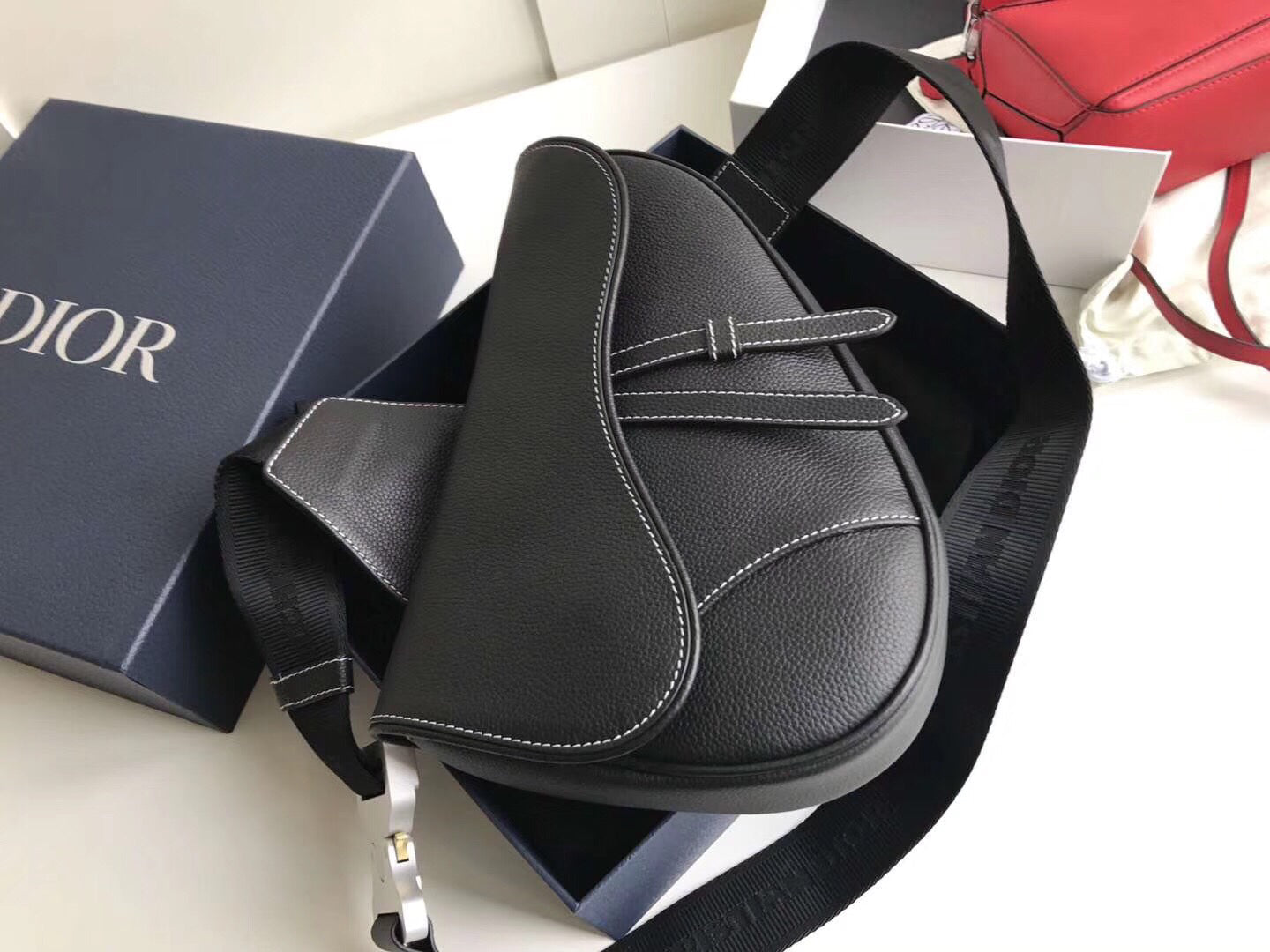 Luxury DiorMen's Saddle Belt Bag In Black Grained Calfskin