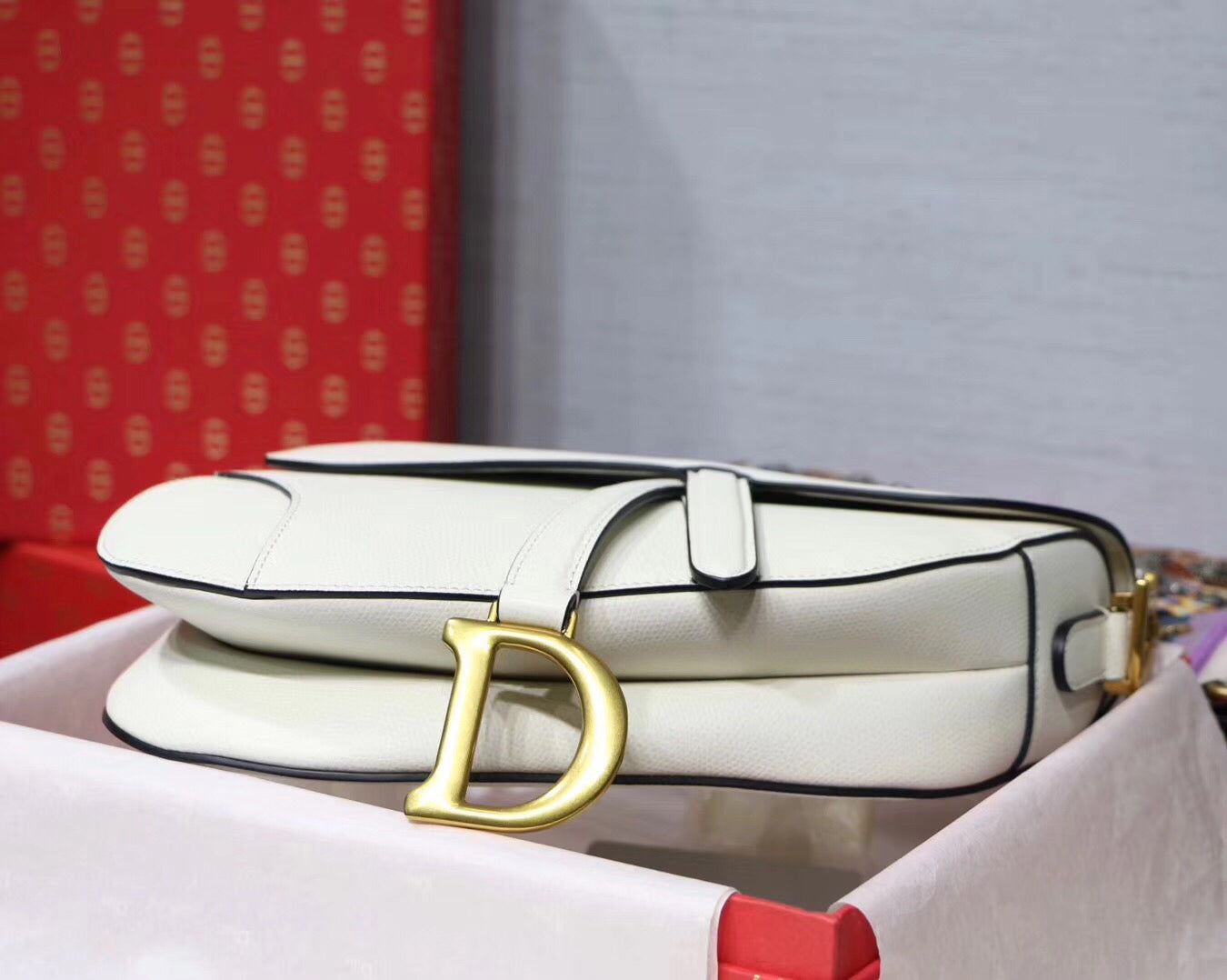 Luxury DiorSaddle Bag In White Grained Calfskin