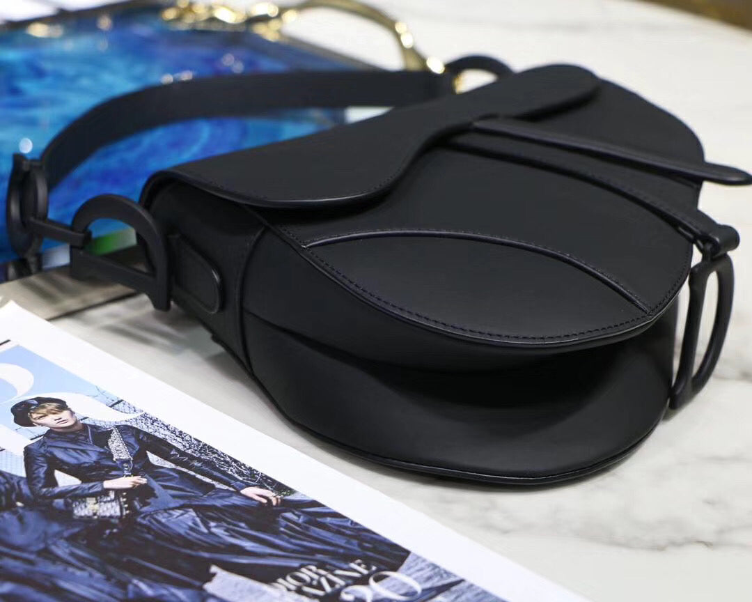 Luxury DiorSaddle Bag In Black Ultra Matte Leather