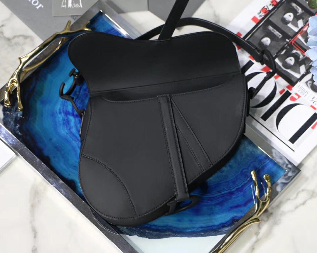 Luxury DiorSaddle Bag In Black Ultra Matte Leather
