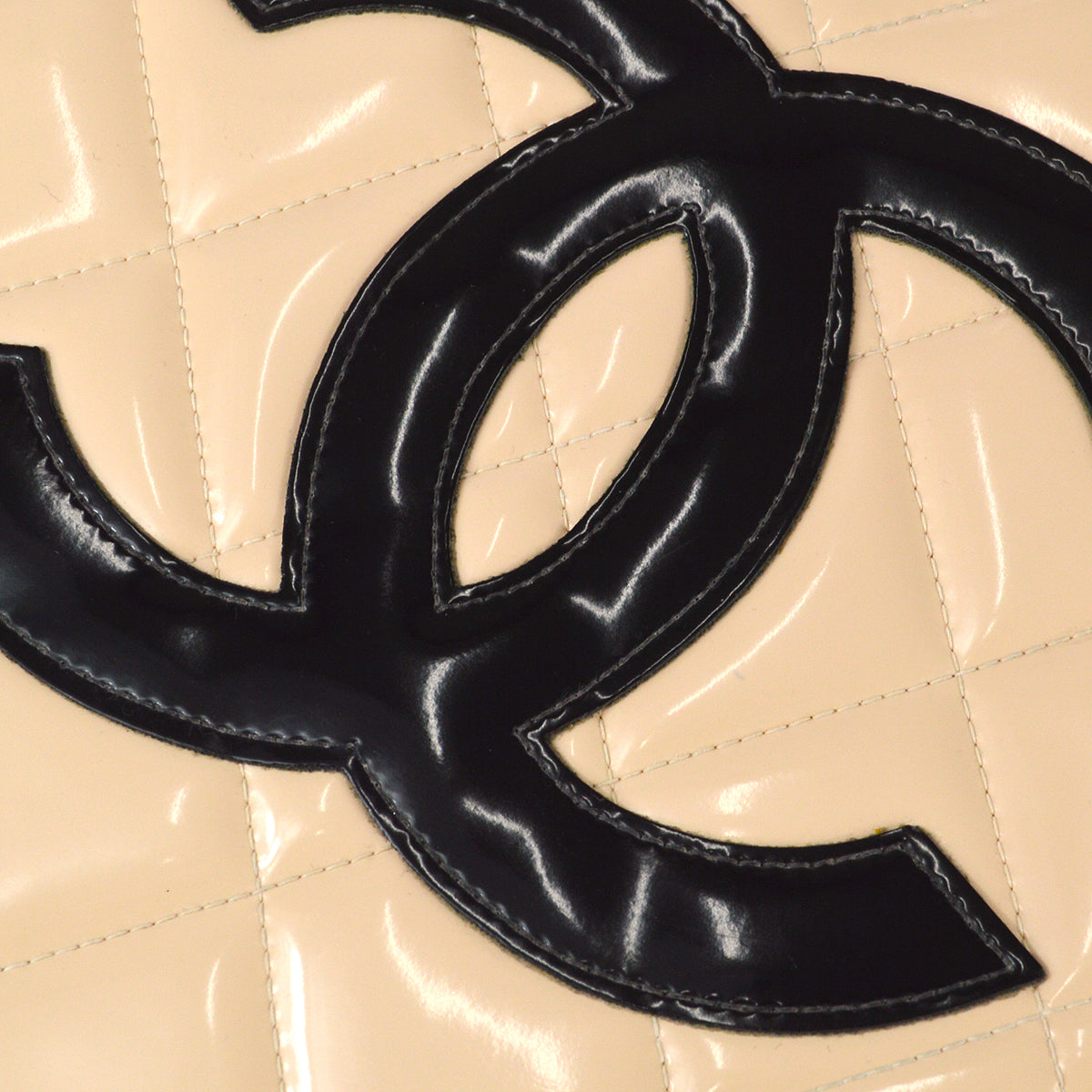 Luxury Chanel * 1994 Heart Vanity Handbag Beige