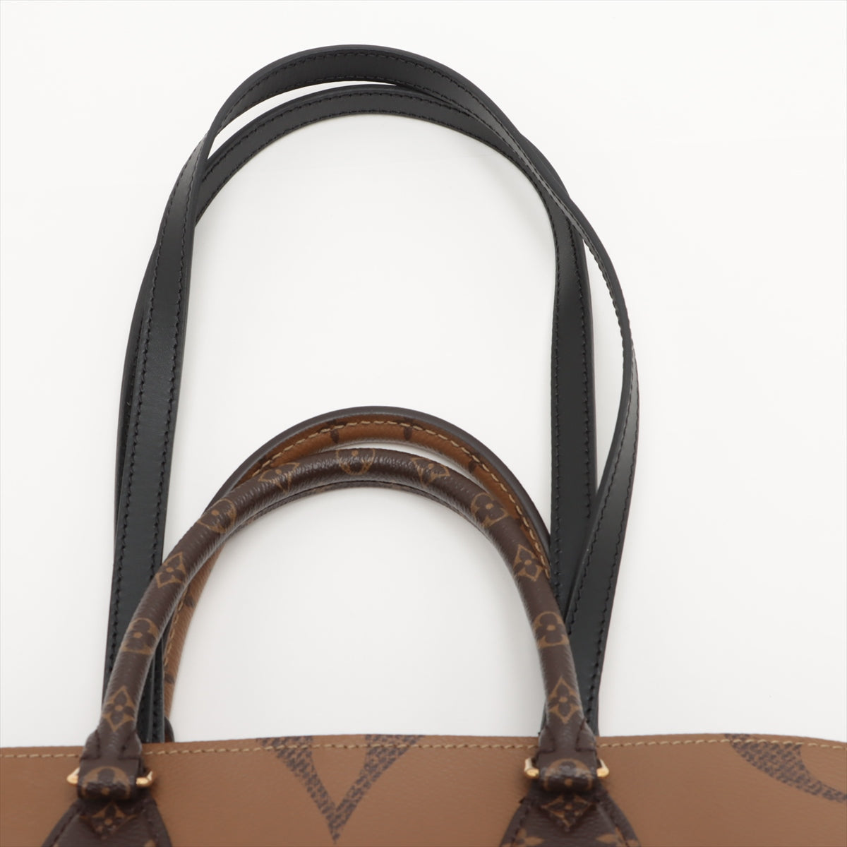 Louis Vuitton Monogram Giant Reversee On The Gor MM M45321
