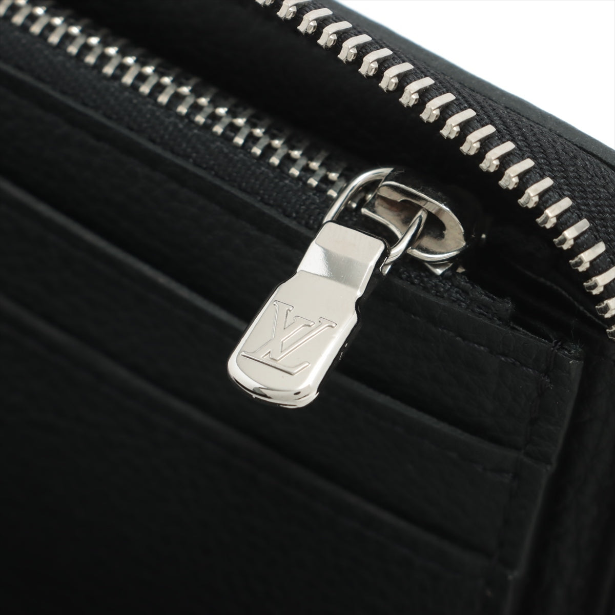 Louis Vuitton  Zippy Vertical M58412  ping Centre
