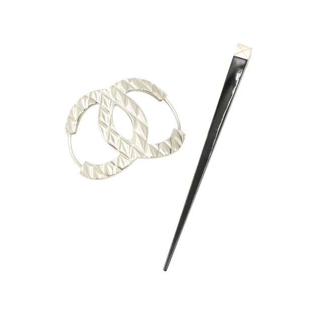 Luxury Chanel Silver-Tone Quilted Metal Cc Hair Pin