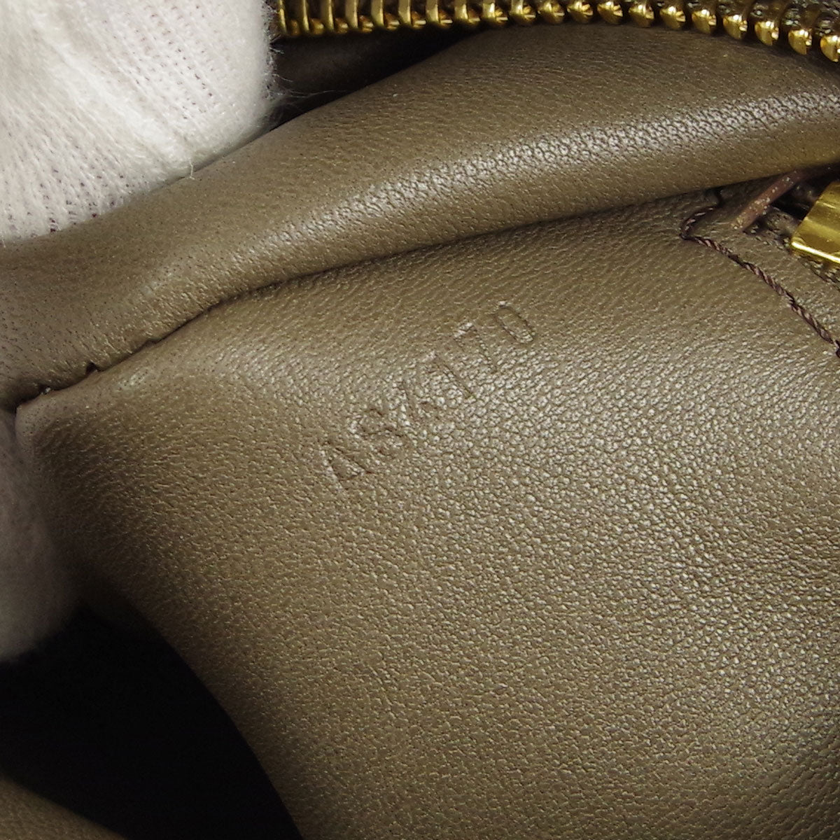 Louis Vuitton * 2010 Gris Monogram Exotic Artsy MM Hobo Handbag M90886