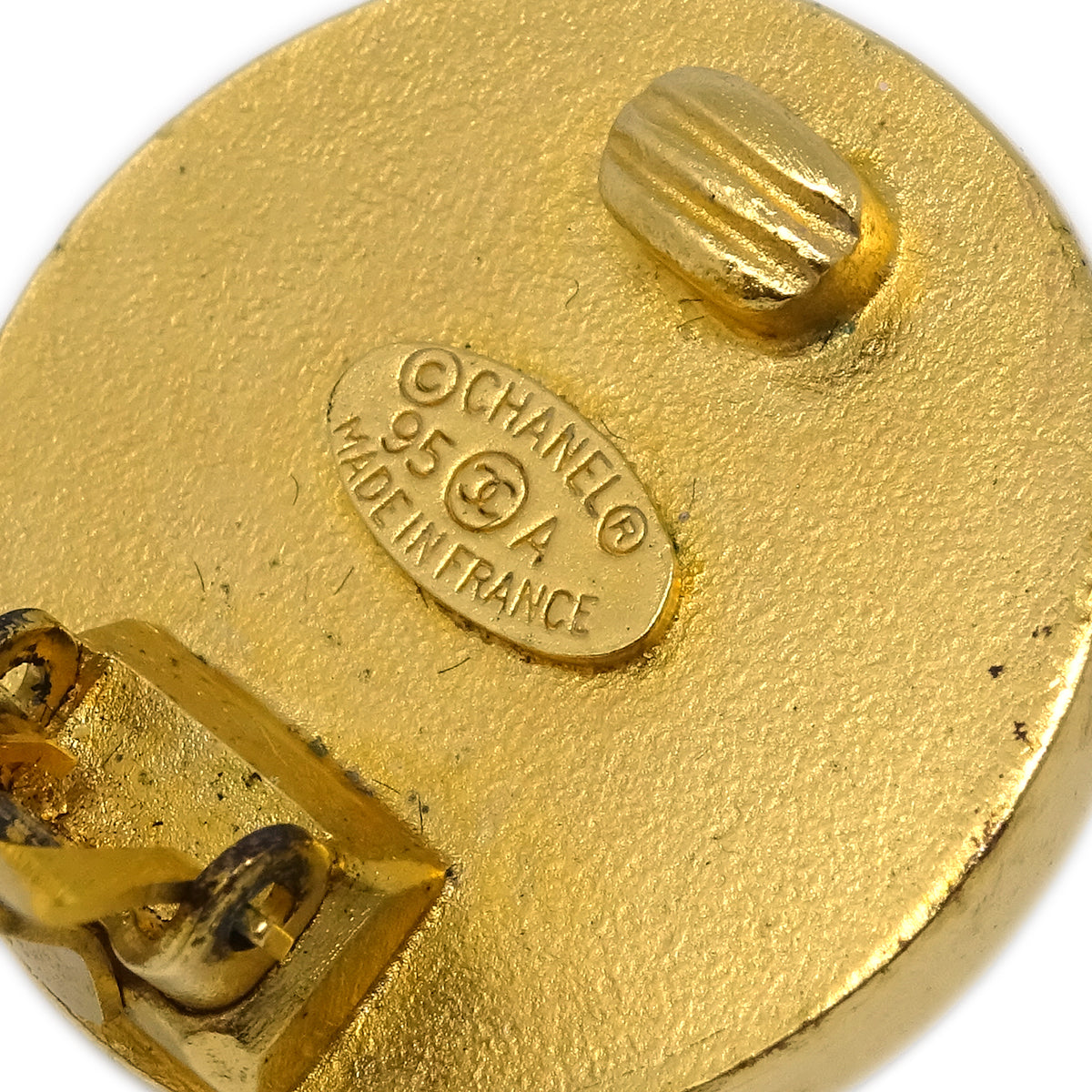 Chanel Gold Button Artificial Pearl Earrings Clip-On 95A