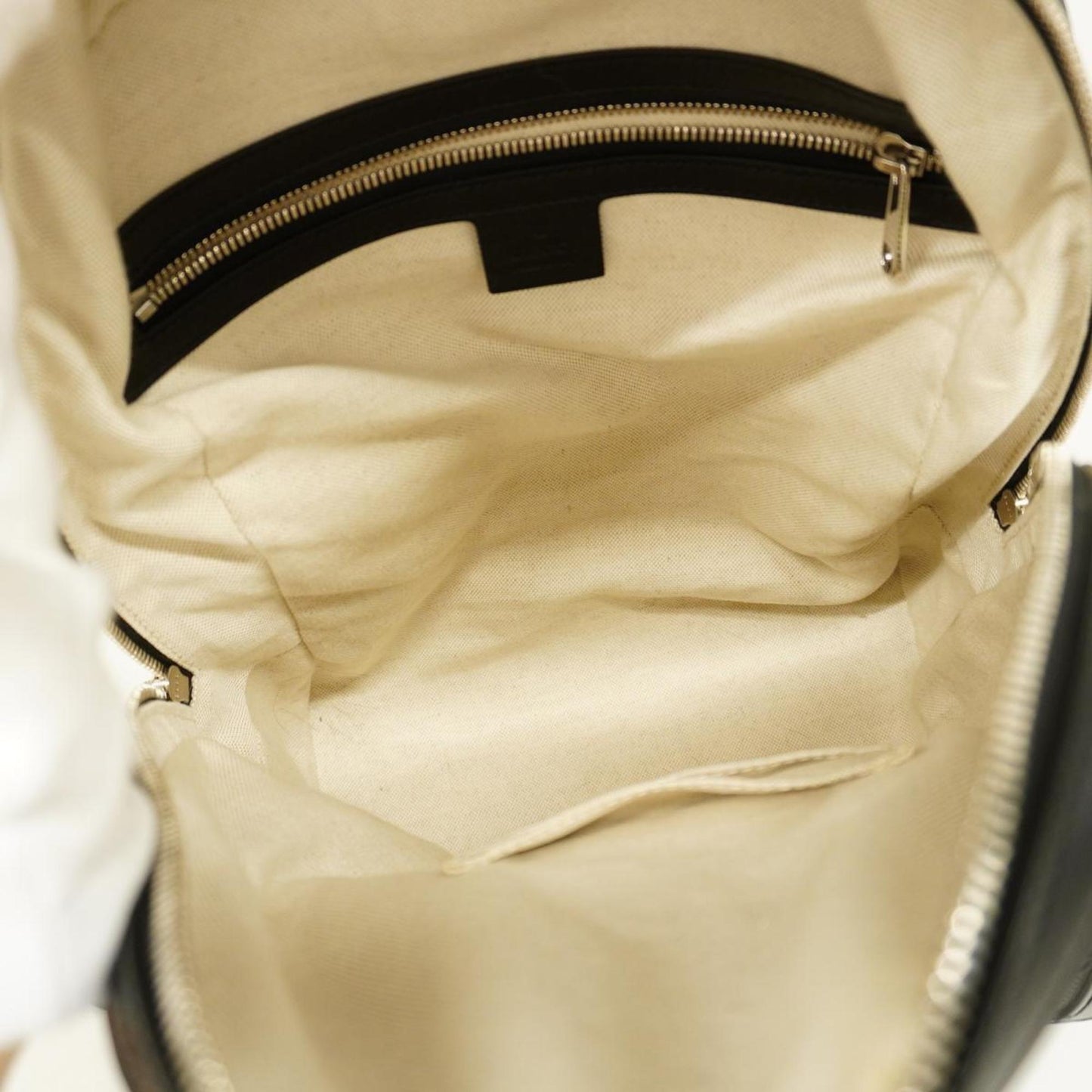 Luxury Gucci Trending 2025 Gg Embossé  Leather Backpack Bag ()