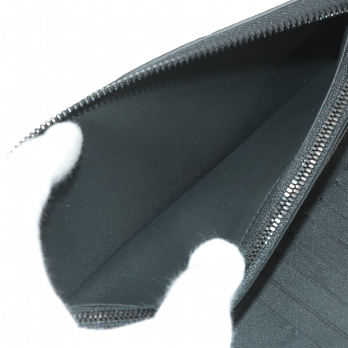 Louis Vuitton  Zippie Wallet Vertical M69047 Black Round Zip Wallet