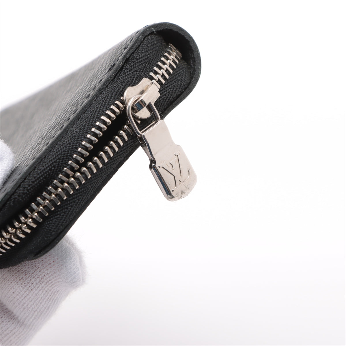 Louis Vuitton Taiga Zippyr Coin Pearce M30511 Noneir Coin Case