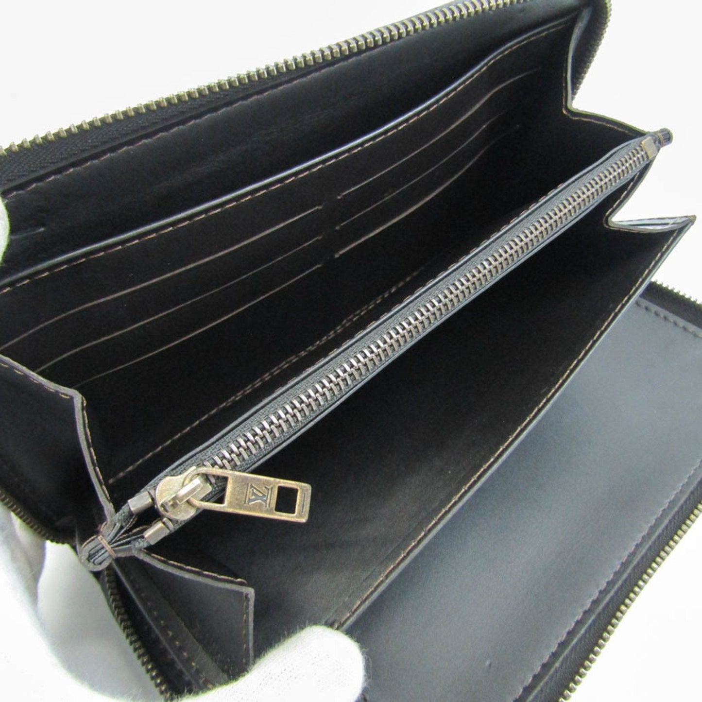 Louis Vuitton Zippy Organizer Leather Wallet ()