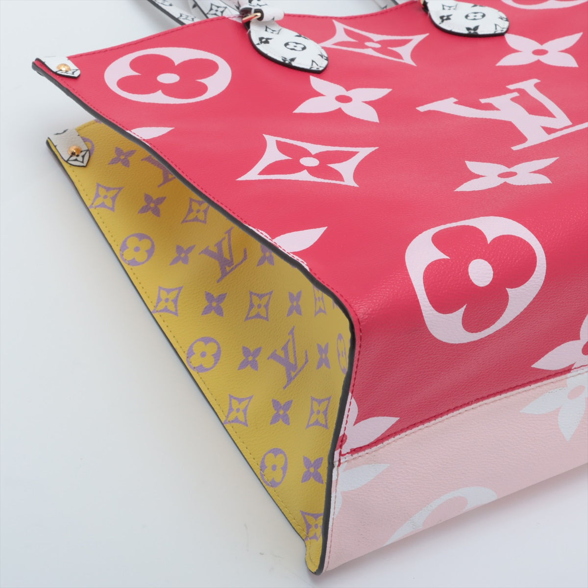 Louis Vuitton Monogram Giant On The Go GM M44569