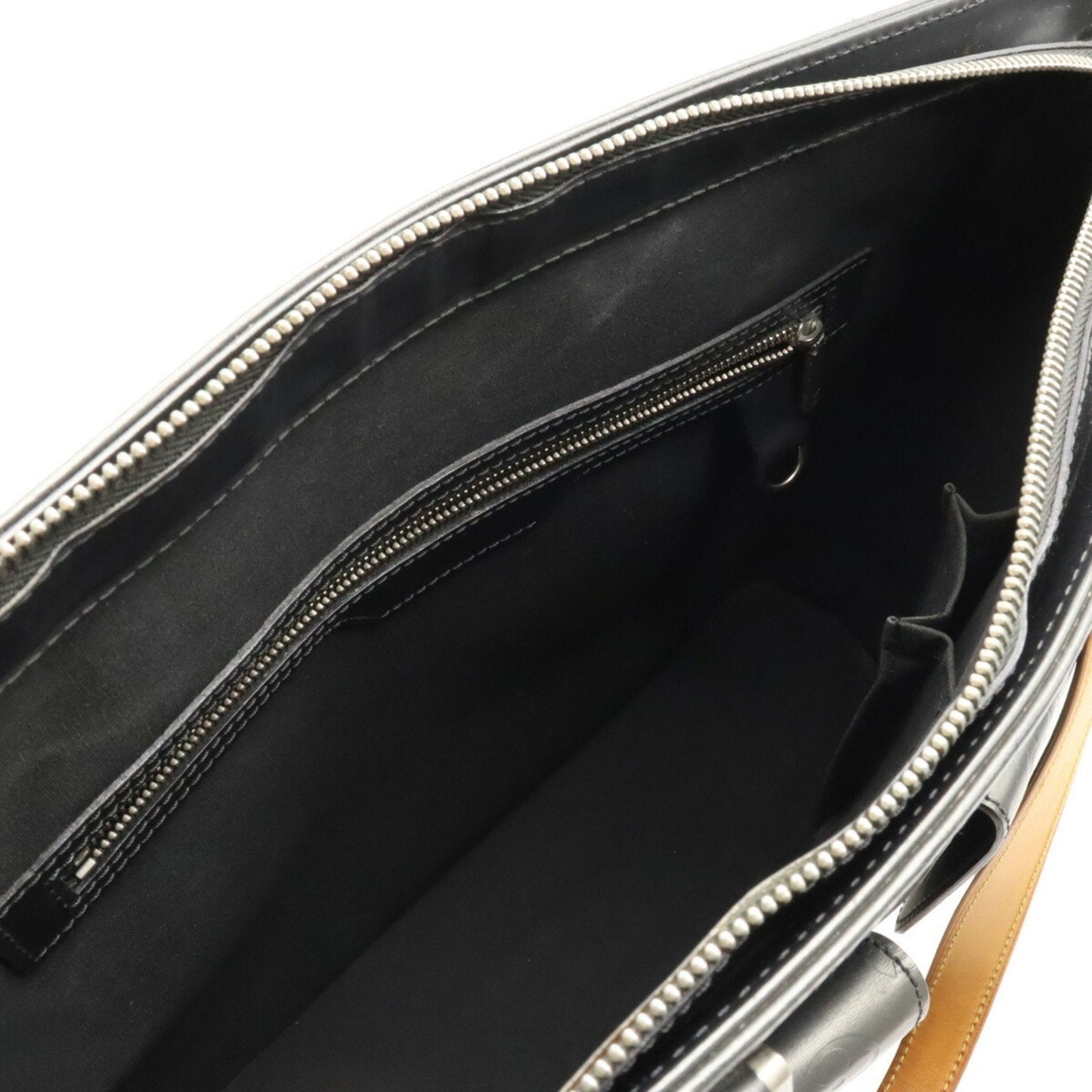 Louis Vuitton Wildwood  Leather Shoulder Bag ()