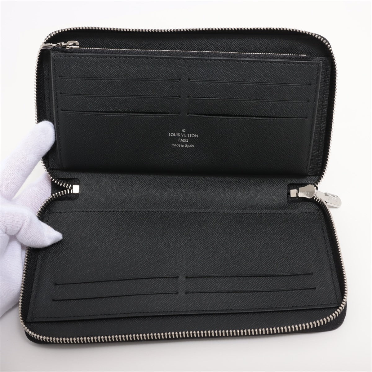 Louis Vuitton Epi  Organizer M62643 Noneir Round Zip Wallet