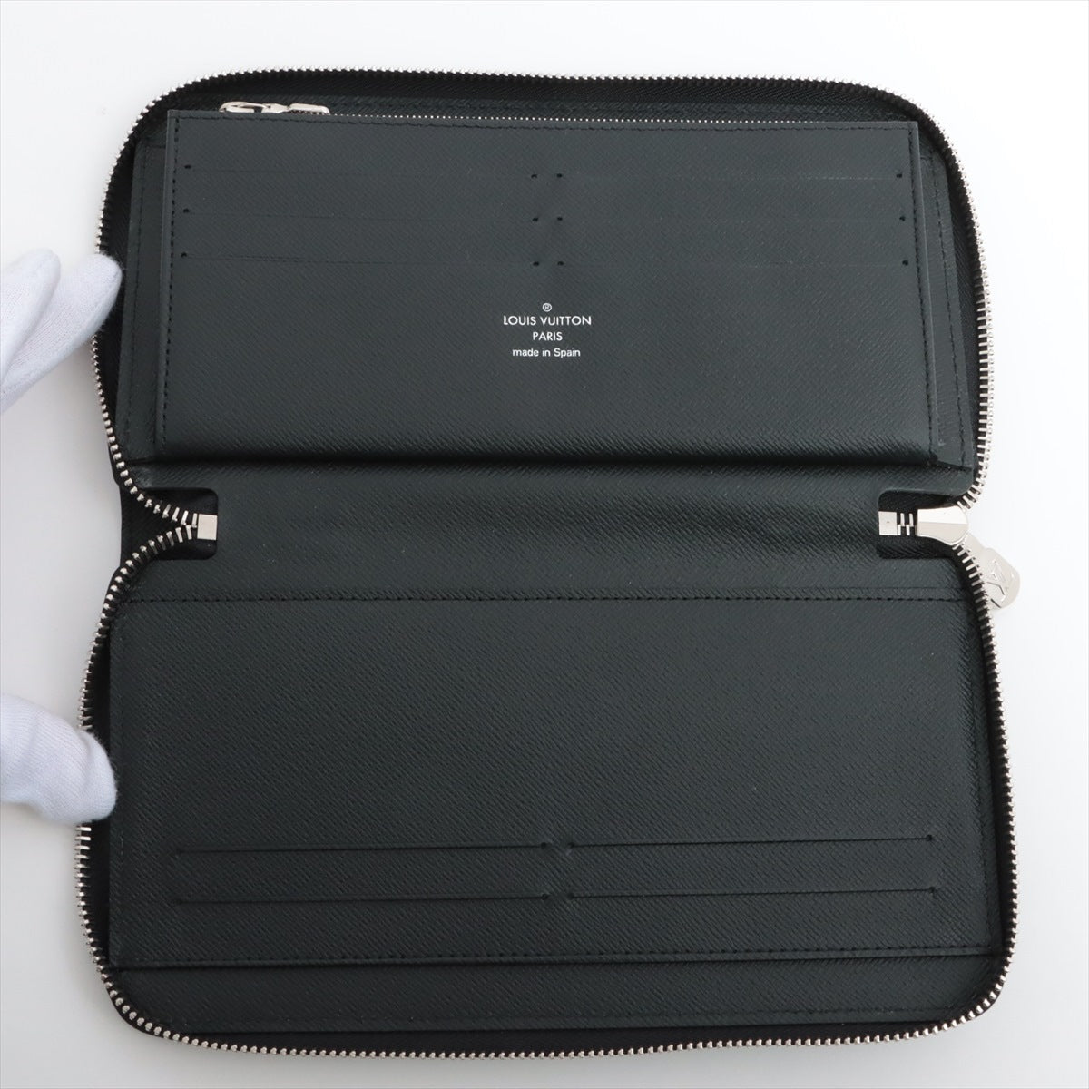 Louis Vuitton Epi  Organizer NM M62643 Noneir Round Zip Wallet