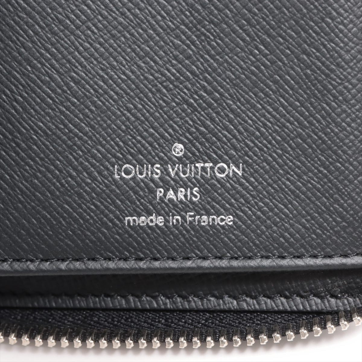Louis Vuitton Taiga Zippie Wallet Vertical M30503 Noneir Round Zip Wallet