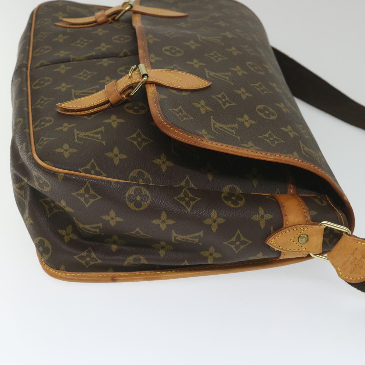 Louis Vuitton Gibeciere  Canvas Shoulder Bag ()