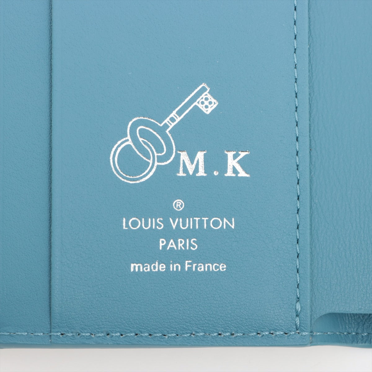 Louis Vuitton Machina Portfolio Yulis Compact M69213 Snow Compact Wallet