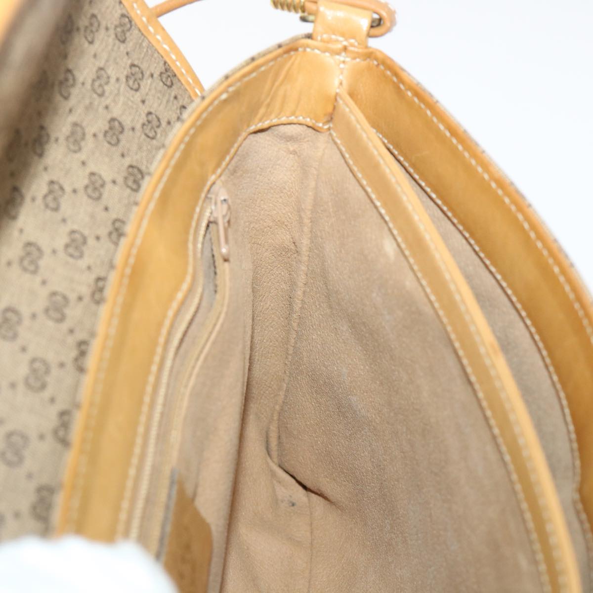 Gucci Gg Canvas Canvas Shoulder Bag