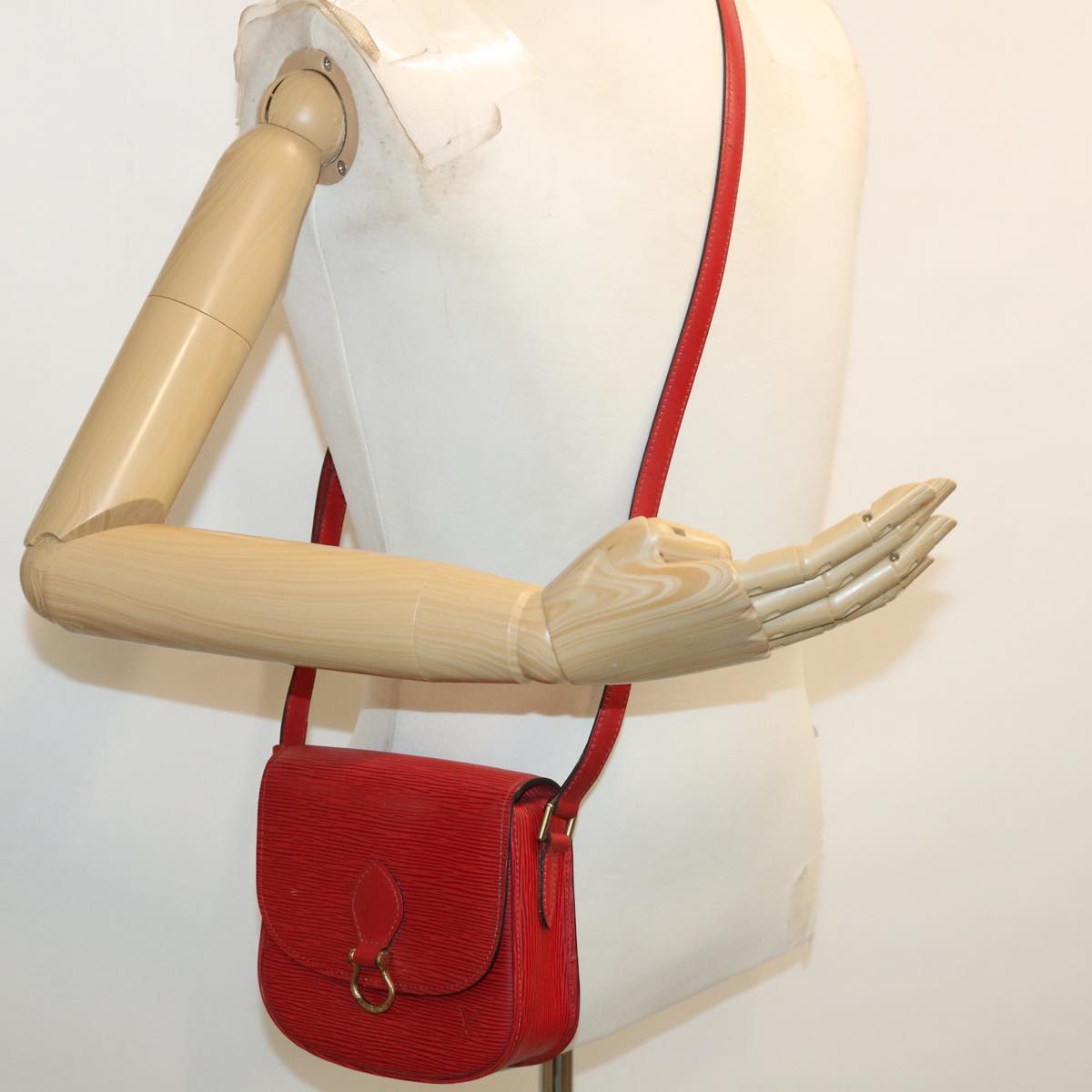 LOUIS VUITTON Epi Saint Cloud PM Shoulder Bag Red M52217 LV ep082