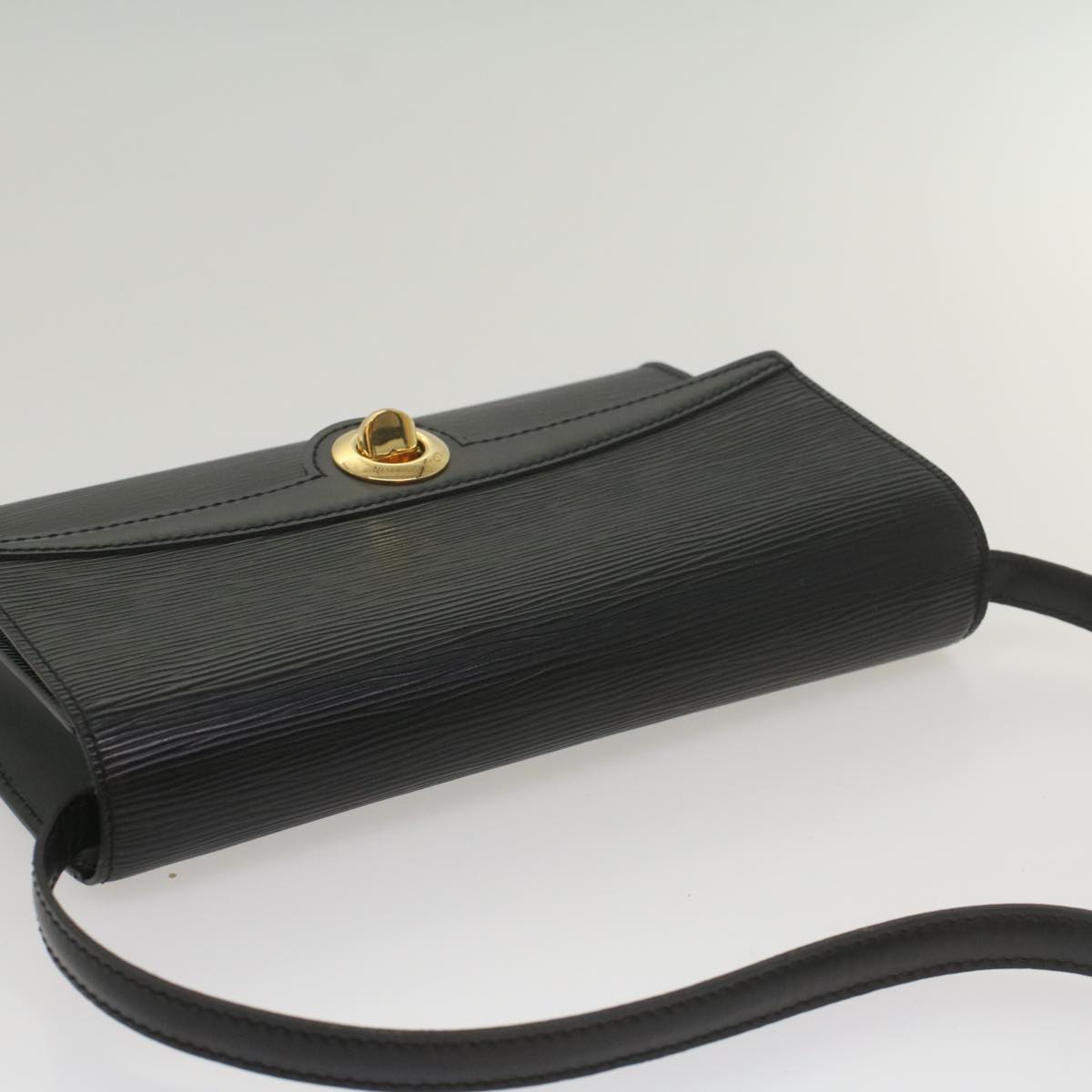 LOUIS VUITTON Epi Pochette Arche Shoulder Bag Black Noir M52572 LV ep2011
