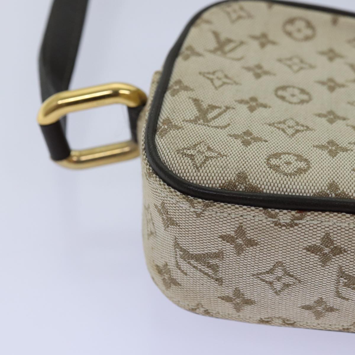 LOUIS VUITTON Monogram Mini Juliet MM Shoulder Bag Khaki M92218 LV ep4369