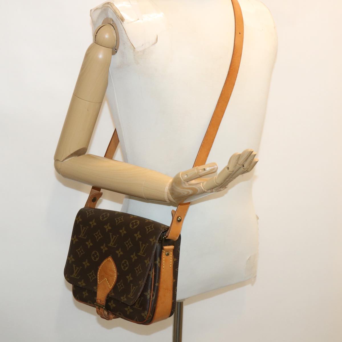 LOUIS VUITTON Monogram Cartouchiere MM Shoulder Bag M51253 LV ep445