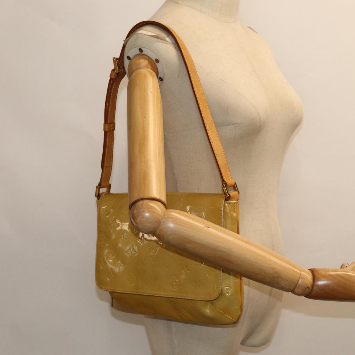 LOUIS VUITTON Monogram Vernis Thompson Street Bag Beige M91301 LV ep4843