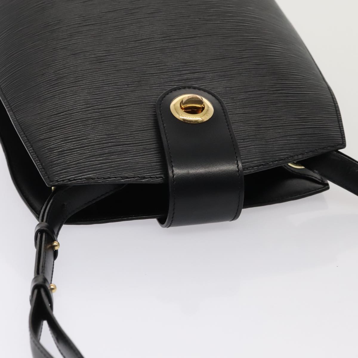 LOUIS VUITTON Epi Cluny Shoulder Bag Black M52252 LV ep5548