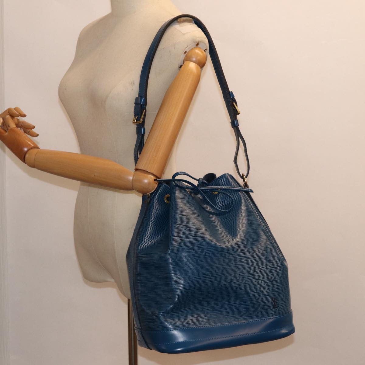 LOUIS VUITTON Epi Noe Shoulder Bag Toledo Blue M44005 LV ep5558