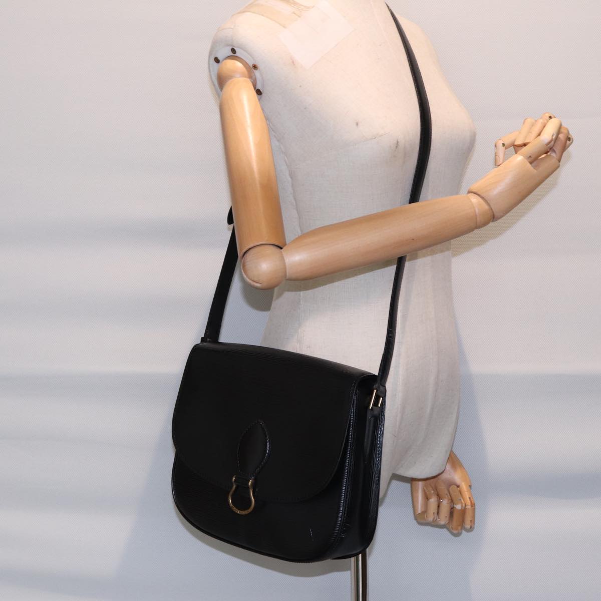 LOUIS VUITTON Epi Saint Cloud GM Shoulder Bag Black Noir M52192 LV ep5575