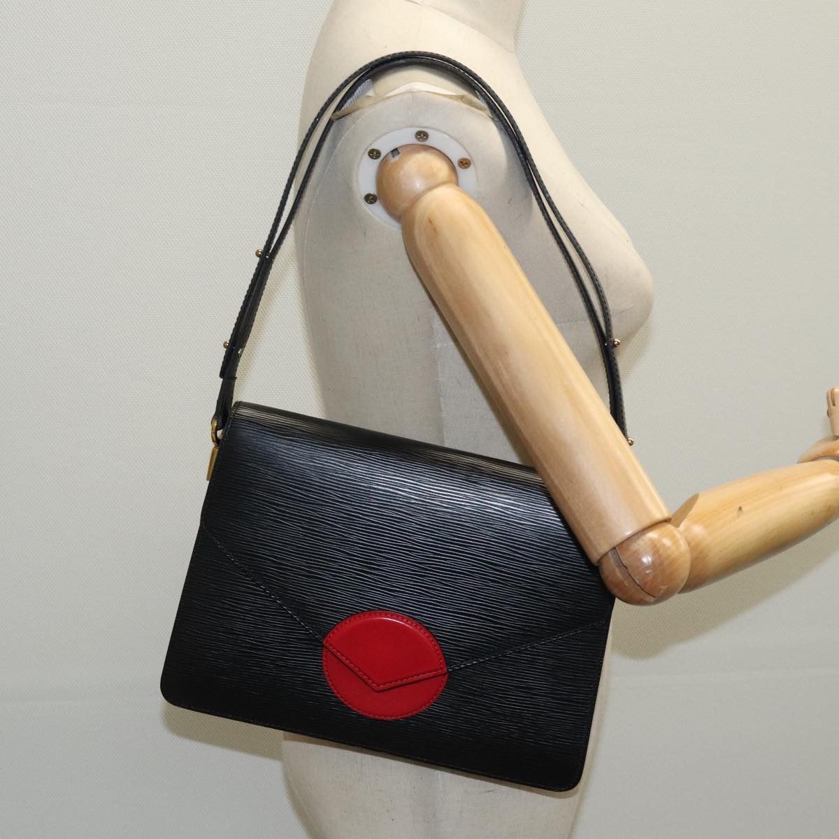 LOUIS VUITTON Epi Osh Shoulder Bag Black Red M52444 LV ep6386