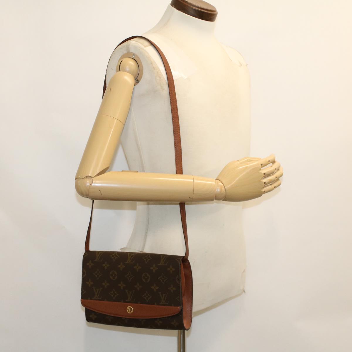 LOUIS VUITTON Monogram Bordeaux 24 Shoulder Bag M51798 LV ep888