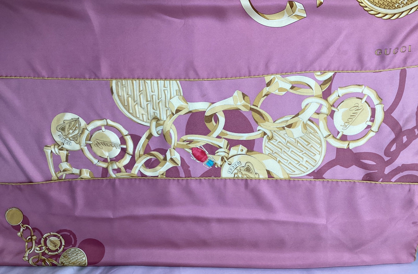 Gucci Chainlink Print Scarf in Pink Silk