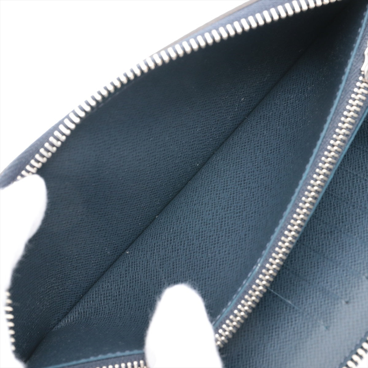 Louis Vuitton Taiga Zippy Vertical M30510 Navy Wallet