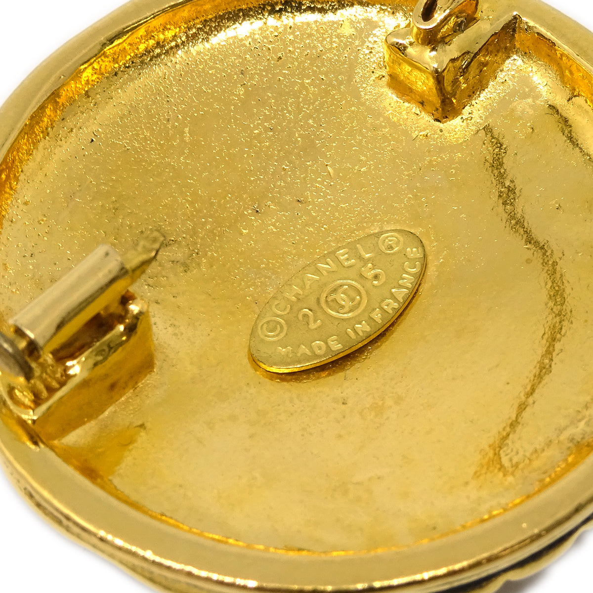 Chanel Quilted Brooch Pin Gold 25