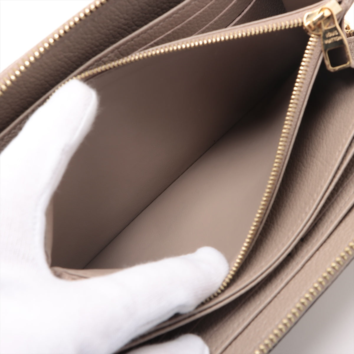 Louis Vuitton Vial Monogram Implant Zippyr Wallet M69794 Turtle Cream Round Zipper Wallet