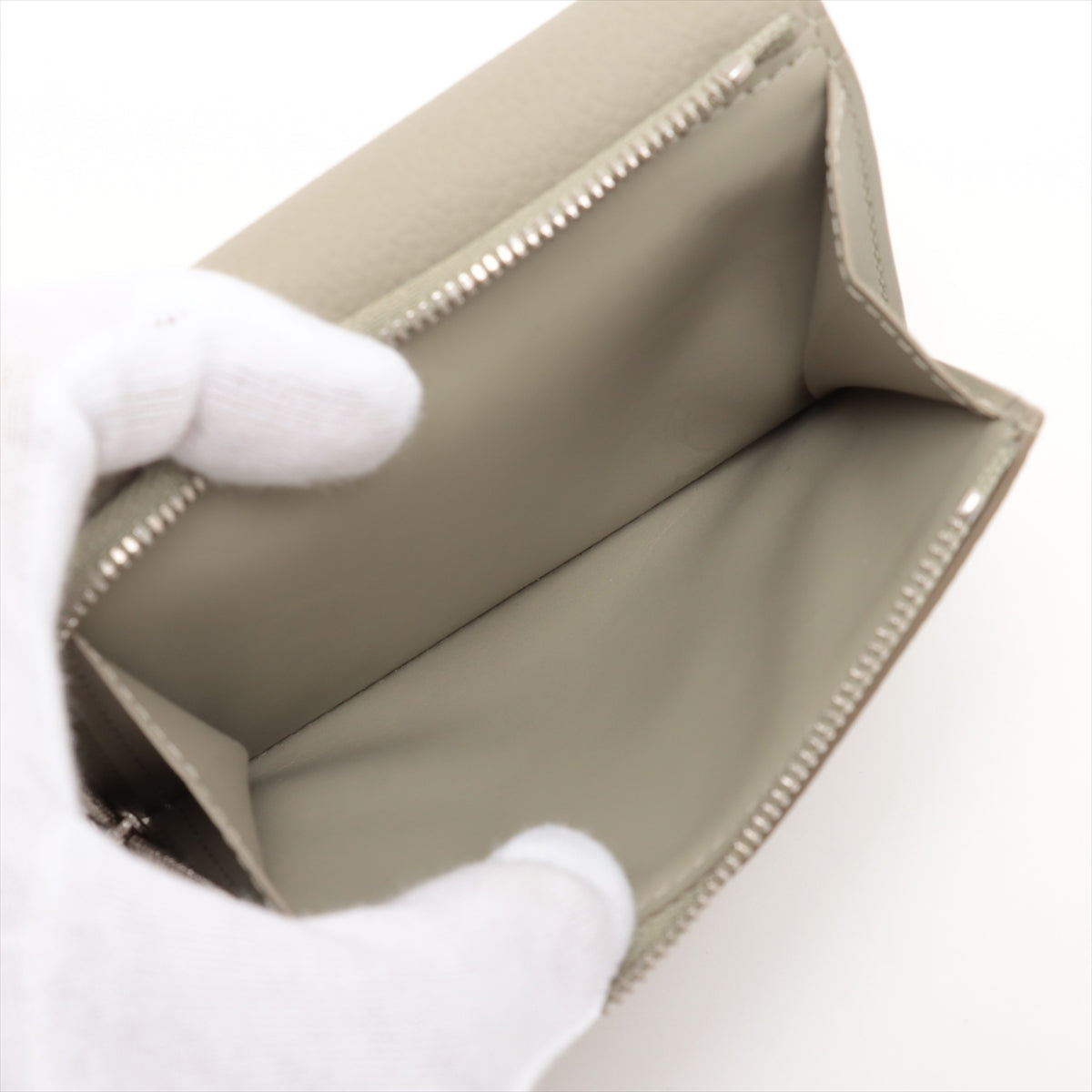 Louis Vuitton LV Aerogram Portfolio Pilot   Grey Compact Wallet M82410