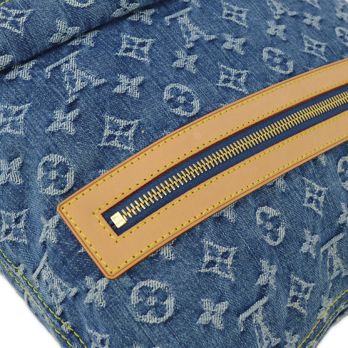 Louis Vuitton 2005 Blue Monogram Denim Baggy GM Shoulder Bag M95048