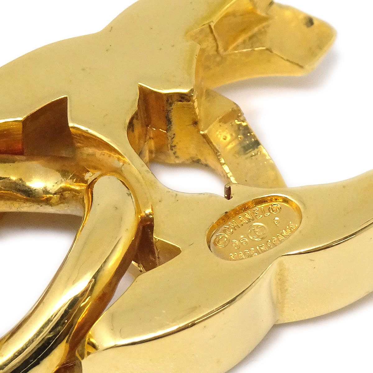 Luxury Chanel 1996 Turnlock Gold Chain Bracelet 96P