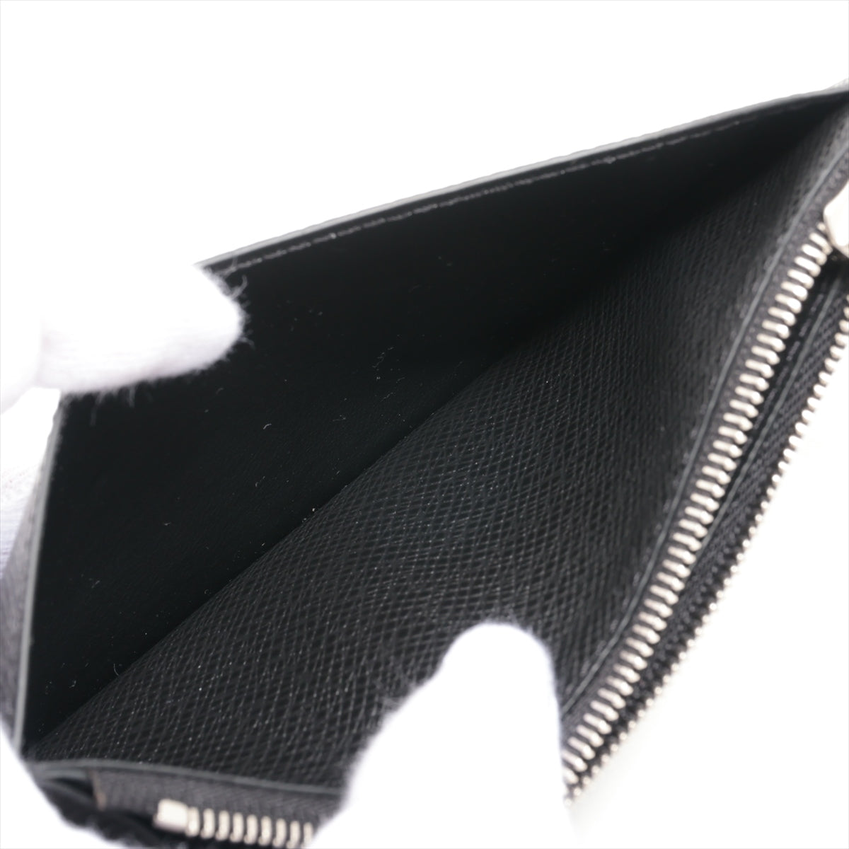 Louis Vuitton Taiga Coin Card Her M62914 Black Coin Case
