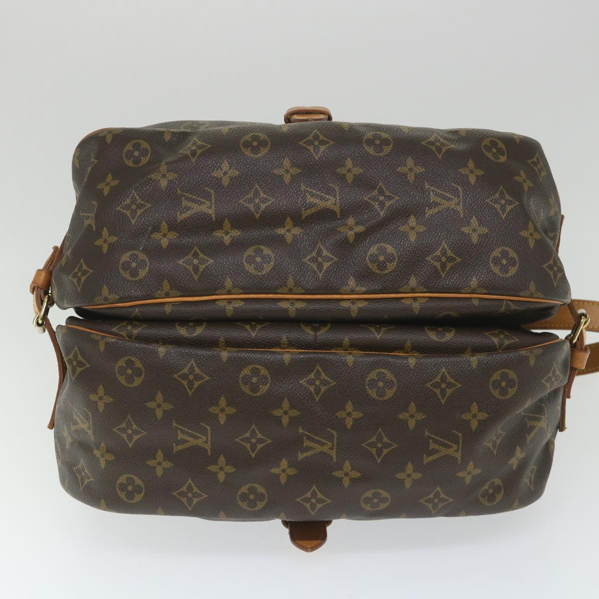 Louis Vuitton Saumur 35  Canvas Shoulder Bag ()