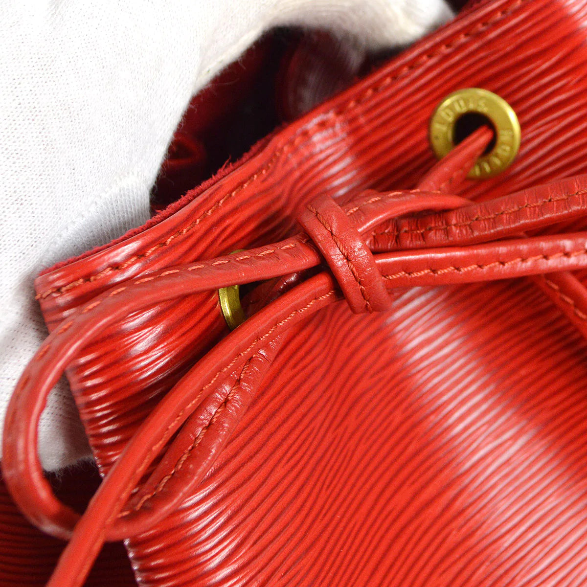 Louis Vuitton 1996 Red Epi Noe M44007