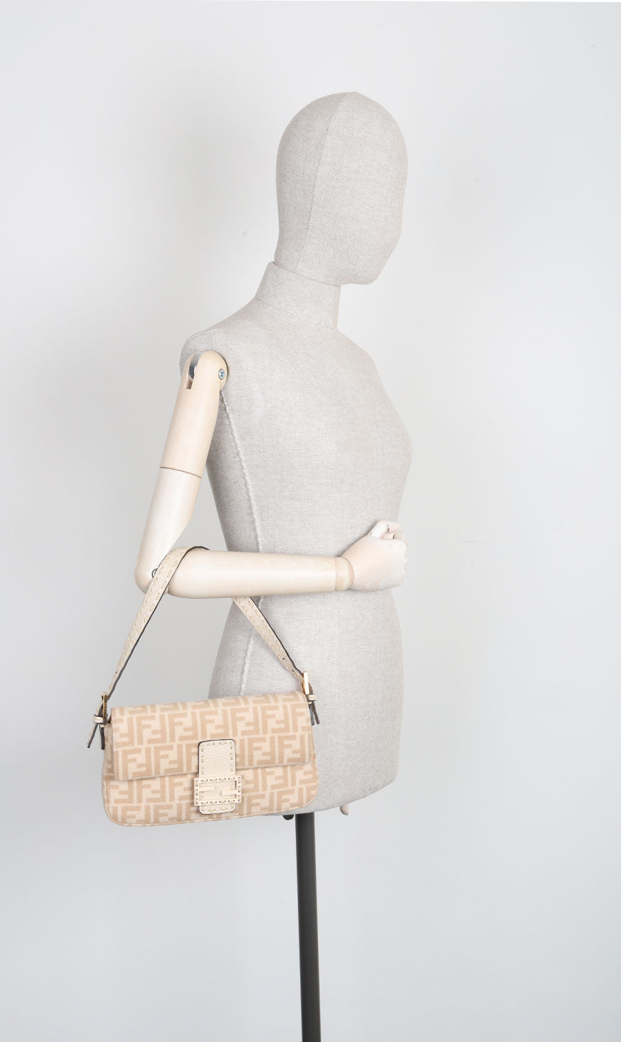 Luxury Fendi Baguette Re-Edition 1997 Wool & Cashmere Beige