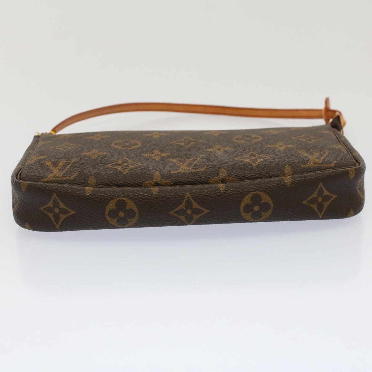 Louis Vuitton Pochette Accessoire  Canvas Clutch Bag ()