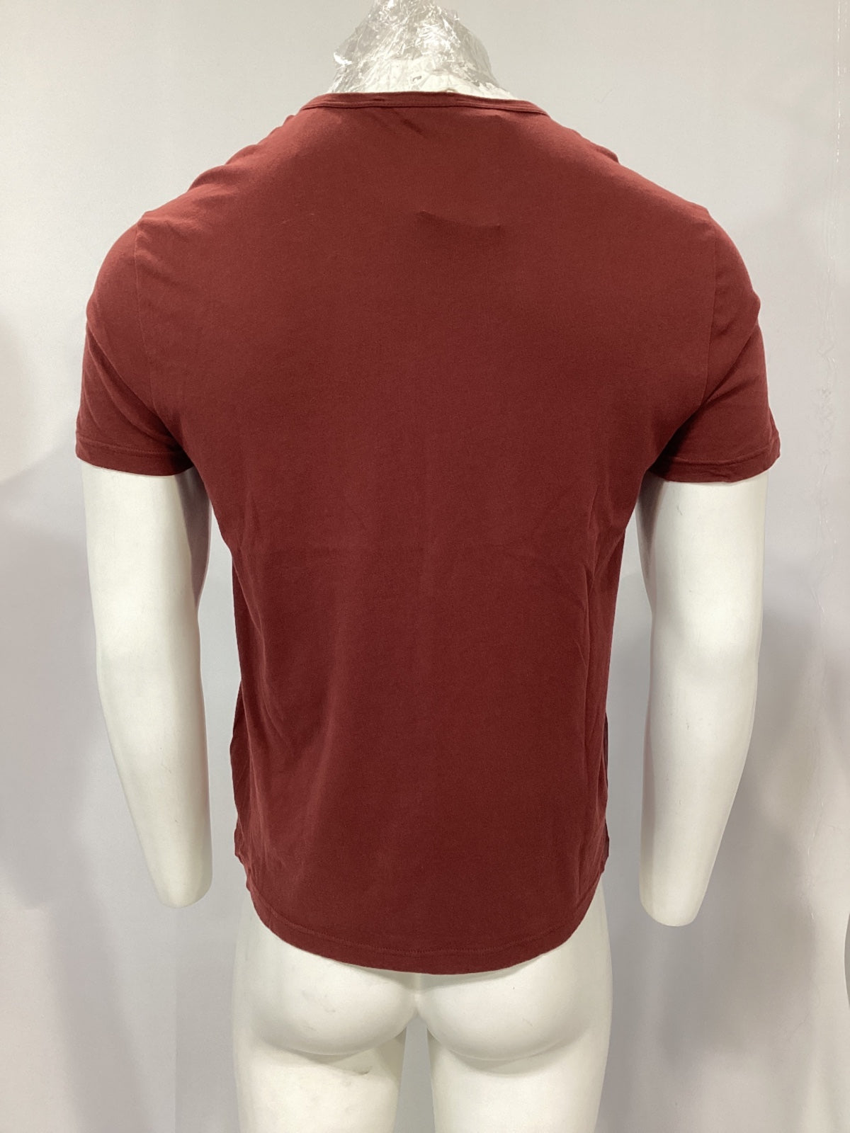 Gucci GG Kefia Print Round Neck T-Shirt in Maroon Cotton