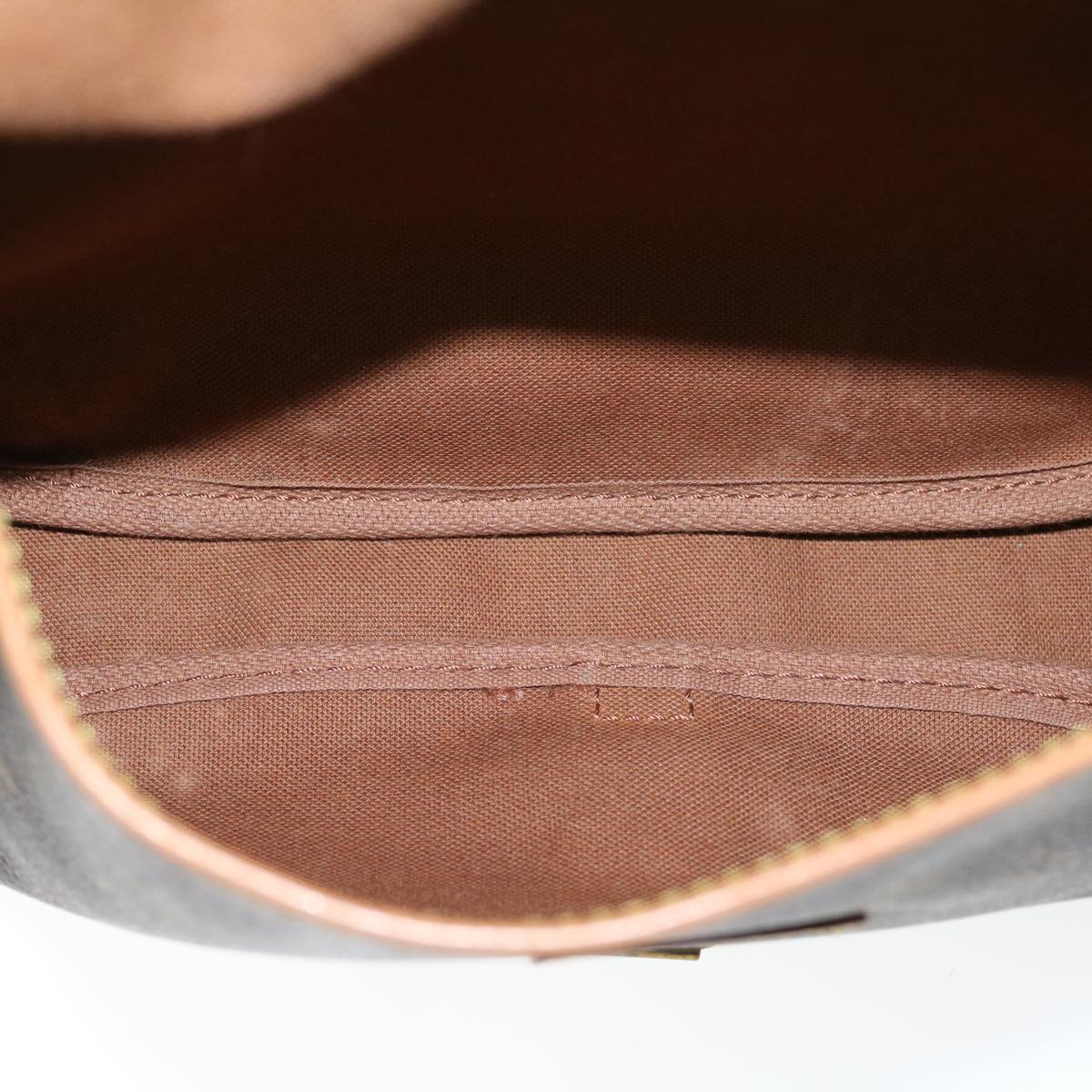 LOUIS VUITTON Monogram Saumur 30 Shoulder Bag M42256 LV fm1589