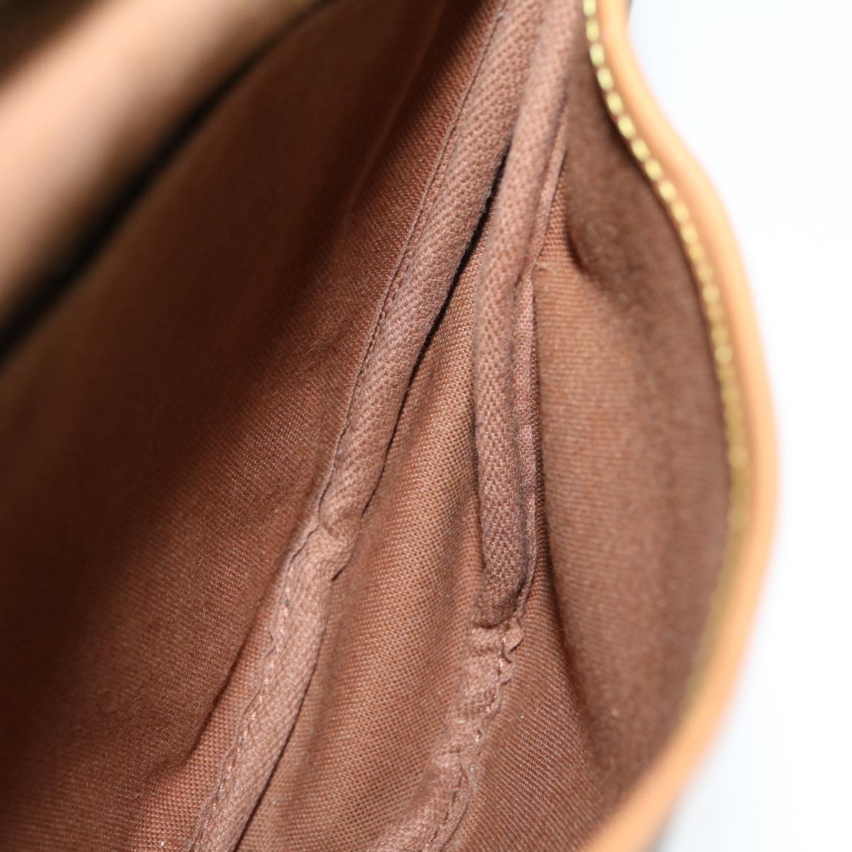 LOUIS VUITTON Monogram Saumur 30 Shoulder Bag M42256 LV fm1589