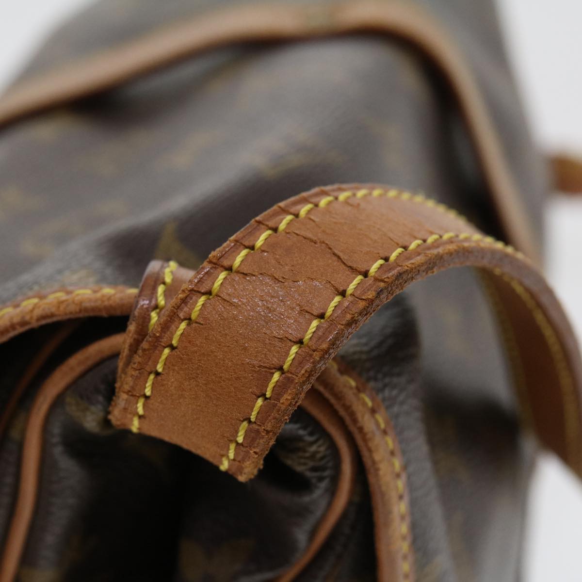 LOUIS VUITTON Monogram Saumur 30 Shoulder Bag M42256 LV fm1589