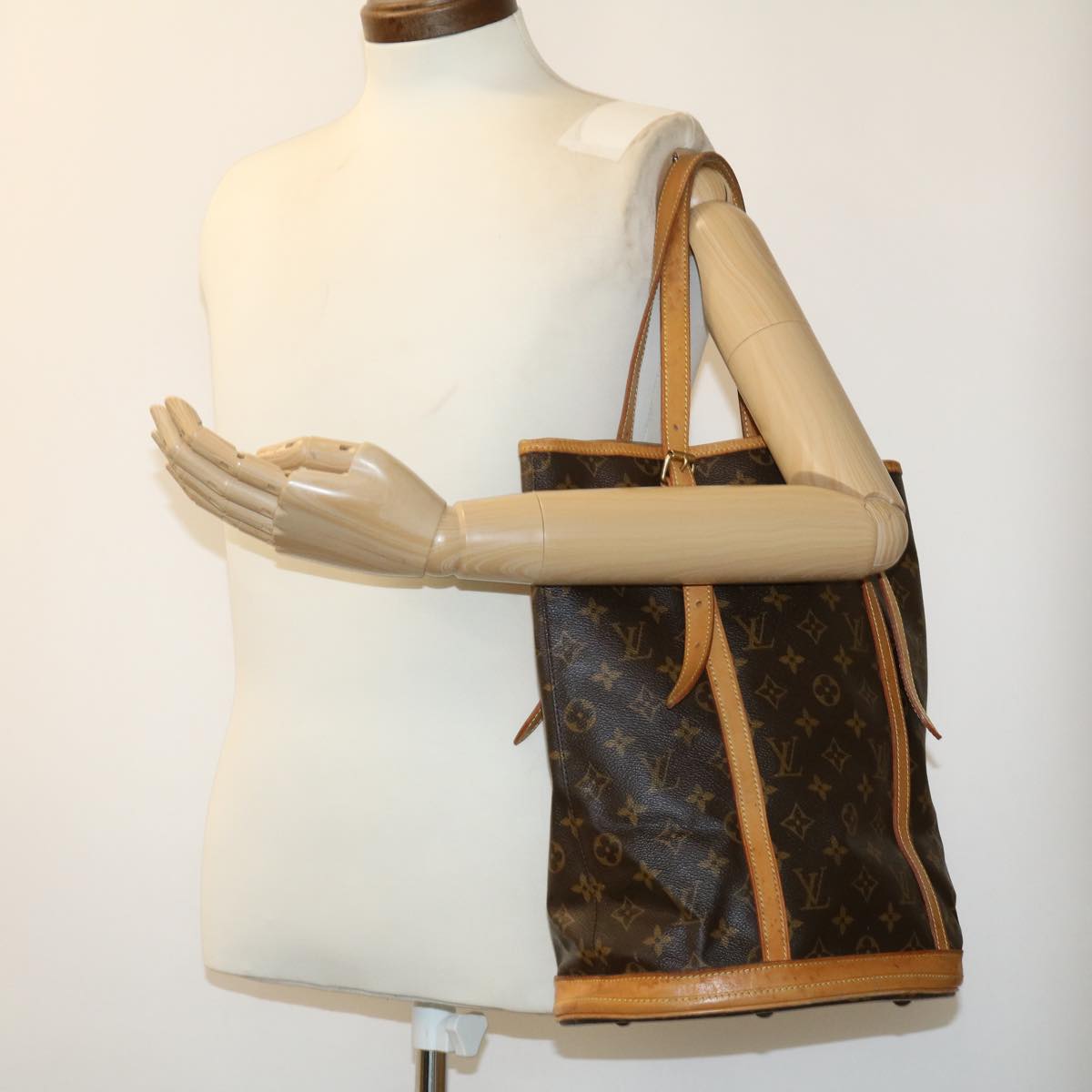 LOUIS VUITTON Monogram Bucket GM Shoulder Bag M42236 LV fm1666