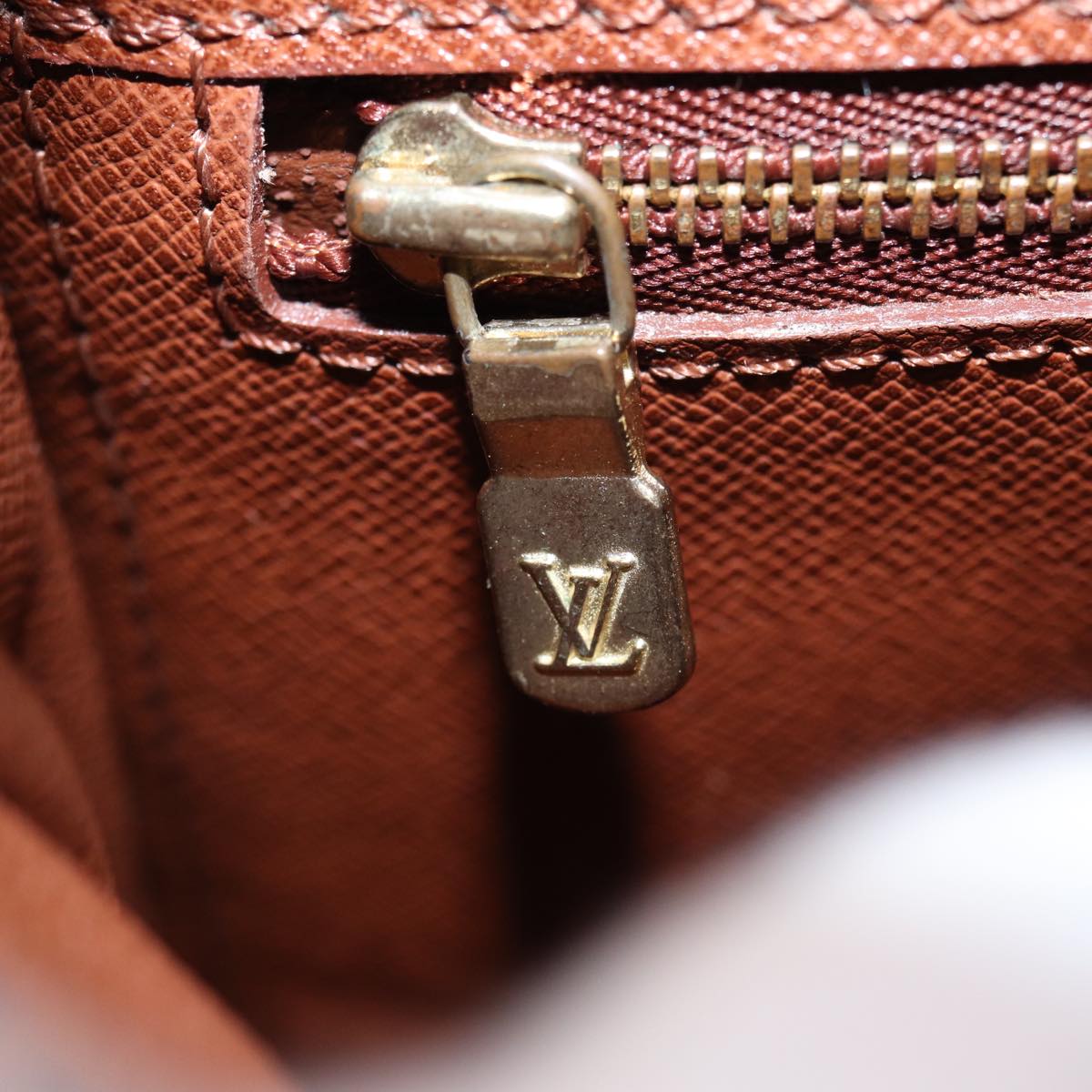 LOUIS VUITTON Monogram Saint Cloud GM Shoulder Bag M51242 LV fm3576